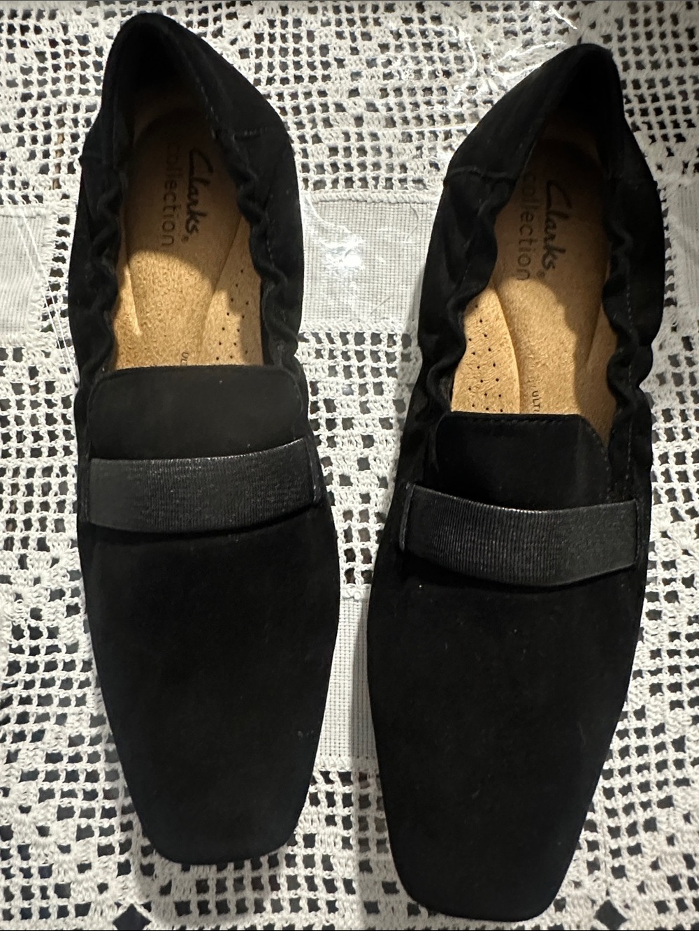 Clarks Women’s 9 Black Suede Slip-On Loafers